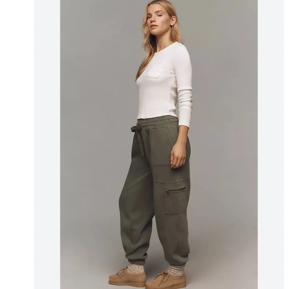 Powder Packed Pants
DAILY PRACTICE BY ANTHROPOLOGIE
NWT
Color- Green - Picture 7 of 7